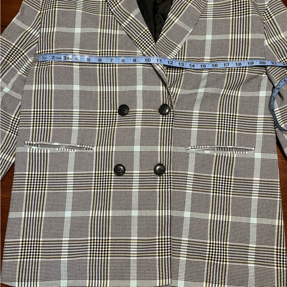 Women's Stadivarius Double Breasted Buttoned Blazer - Picture 8 of 13